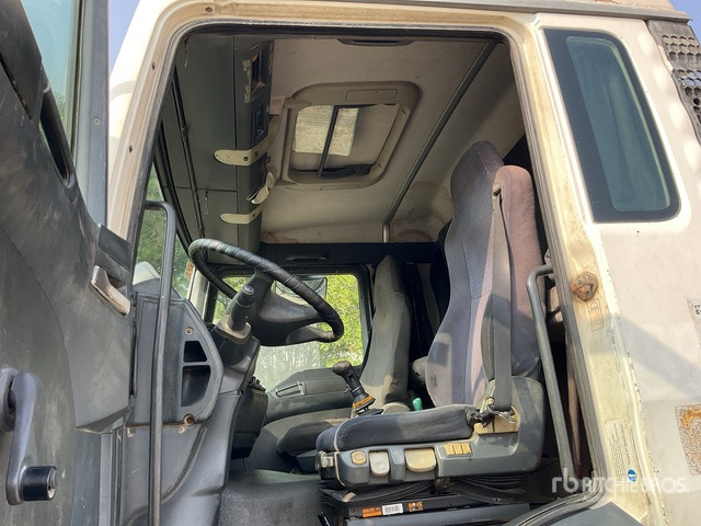 2006 MAN TGA33.400 6x4 T/A Sleeper Truck Tractor - Тягач: фото 5 2006 MAN TGA33.400 6x4 T/A Sleeper Truck Tractor - Тягач: фото 5