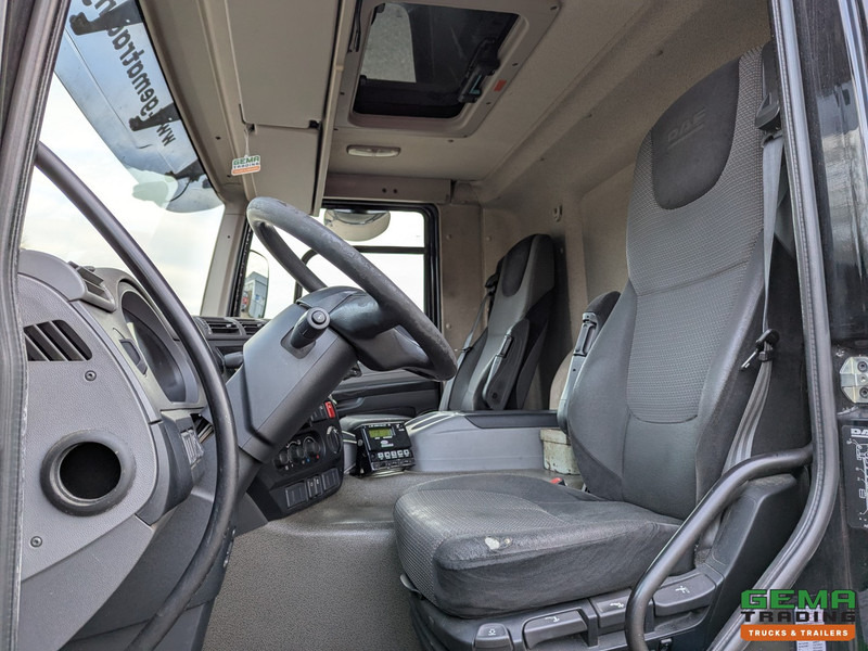 Фото интерьера 1: Рефрижератор DAF CF 250 FA 4x2 DayCab Euro6 - Koel-VriesBak 7.5m + Carrier Supra 850MT + Laadklep 2000kg