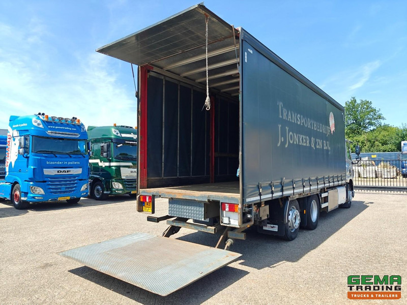 DAF CF 400 FAN 6x2/4 SpaceCab Euro6A - Schuifzeilenbak 7.7m + Laadklep 2000kg - HH Vloer - AanhangerKoppeling - Тентованный грузовик: фото 2 DAF CF 400 FAN 6x2/4 SpaceCab Euro6A - Schuifzeilenbak 7.7m + Laadklep 2000kg - HH Vloer - AanhangerKoppeling - Тентованный грузовик: фото 2