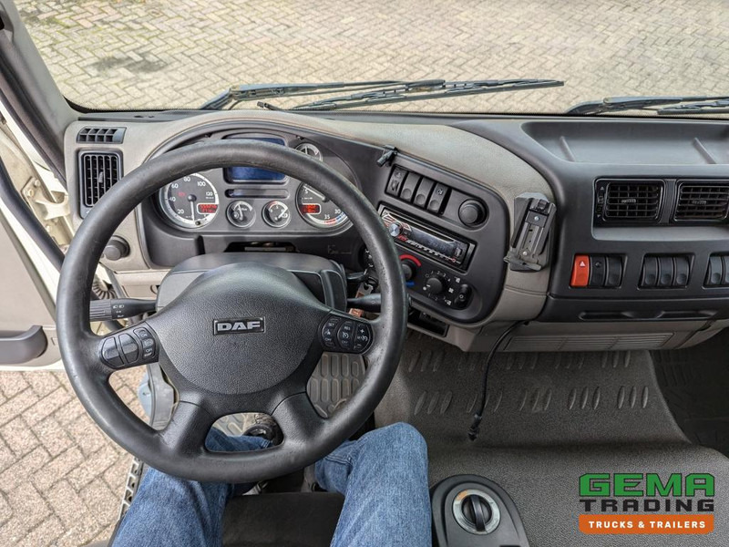 Рефрижератор DAF FA LF55.300 4x2 Sleepcab 18T Euro5 Koel-VriesBak 6.45m + Carrier Supra 750 - Laadklep 1500KG  (V781): фото 16