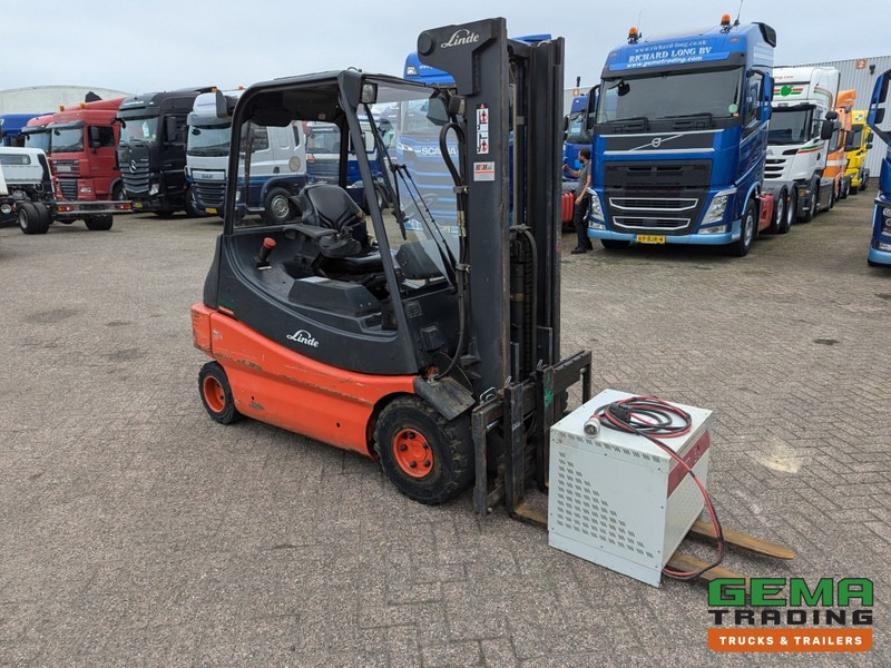 Электропогрузчик Linde E30 02 - 4058 uur - Duplex Mast - Volrubber Banden - Eurotron 80V-80A Oplader (M34): фото 15