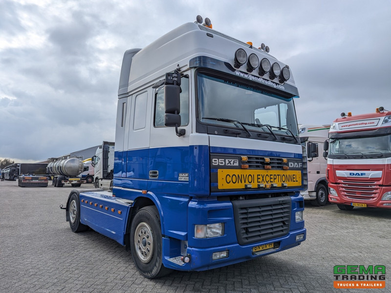 DAF 95XF.480 4x2 Superspacecab Euro3 - Handgeschakeld - Limited Edition Interieur - Side Skirts - Luchthoorns - Тягач: фото 2 DAF 95XF.480 4x2 Superspacecab Euro3 - Handgeschakeld - Limited Edition Interieur - Side Skirts - Luchthoorns - Тягач: фото 2