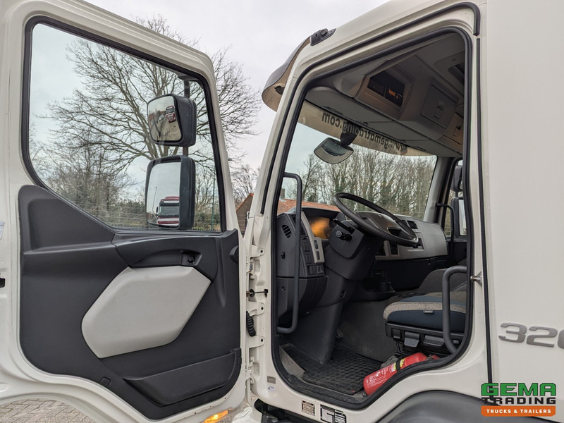 Фото интерьера 1: Грузовик с закрытым кузовом Volvo FE320 4x2 Dagcab Euro6 - Gesloten Opbouw 7.6m + Laadklep 2000KG - ZijDeuren - VolledigLuchtgeveerd