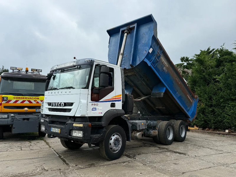 Iveco Trakker 360 6X4 Tipper Spring/Spring ZF Manual gear - Самосвал: фото 2 Iveco Trakker 360 6X4 Tipper Spring/Spring ZF Manual gear - Самосвал: фото 2