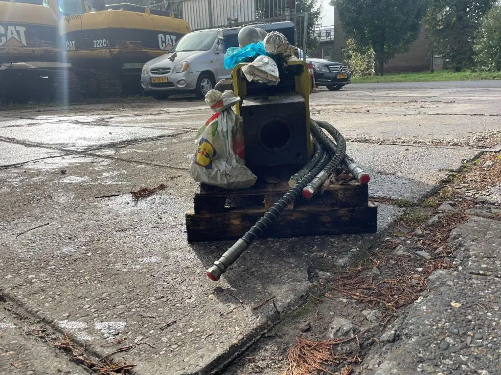 Soosan SB43 Hydraulic Breaker Soosan SB43 Hydraulic Breaker - Гидромолот для Строительной техники: фото 4 Soosan SB43 Hydraulic Breaker Soosan SB43 Hydraulic Breaker - Гидромолот для Строительной техники: фото 4