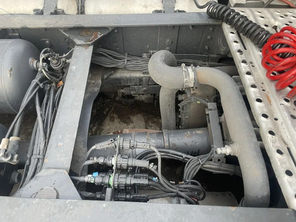 Scania R560 V8 4X2 Tractor-unit Retarder Euro5 Scania R560 V8 4X2 Tractor-unit Retarder Euro5 - Тягач: фото 5 Scania R560 V8 4X2 Tractor-unit Retarder Euro5 Scania R560 V8 4X2 Tractor-unit Retarder Euro5 - Тягач: фото 5