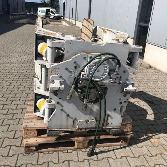 Cascade Rotating Roll clamp - Захват для Погрузочно-разгрузочной техники: фото 2 Cascade Rotating Roll clamp - Захват для Погрузочно-разгрузочной техники: фото 2