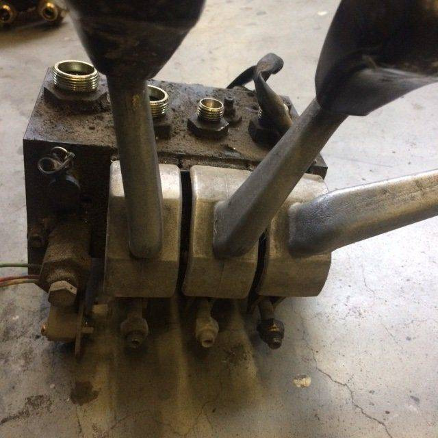 Hydraulic Control valve for Jungheinrich EFG DG 12.5/15B - Гидравлический клапан для Погрузочно-разгрузочной техники: фото 3 Hydraulic Control valve for Jungheinrich EFG DG 12.5/15B - Гидравлический клапан для Погрузочно-разгрузочной техники: фото 3