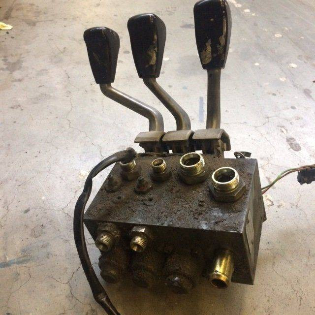 Hydraulic Control valve for Jungheinrich EFG DG 12.5/15B - Гидравлический клапан для Погрузочно-разгрузочной техники: фото 1 Hydraulic Control valve for Jungheinrich EFG DG 12.5/15B - Гидравлический клапан для Погрузочно-разгрузочной техники: фото 1