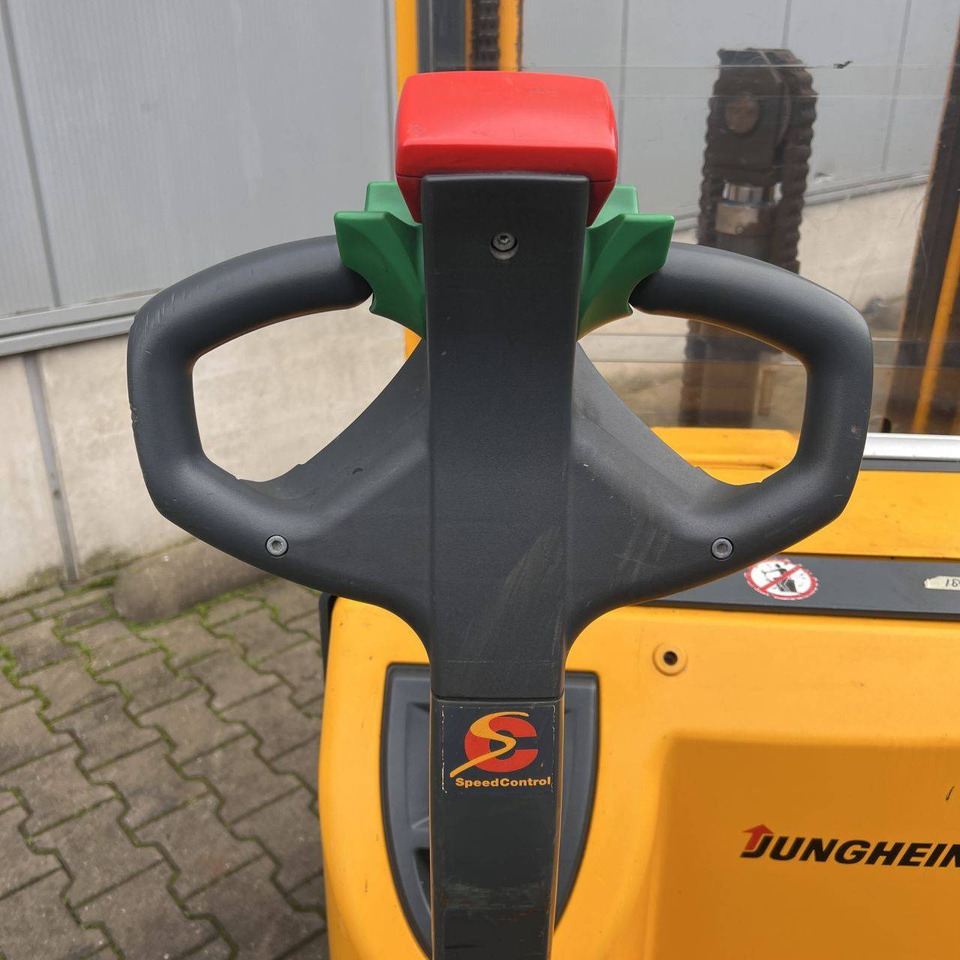 Jungheinrich EJC16G - Штабелер: фото 4 Jungheinrich EJC16G - Штабелер: фото 4