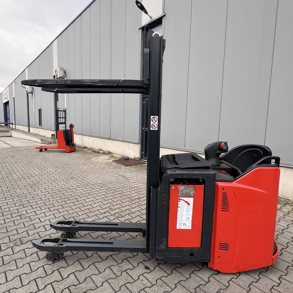 Linde D12SP (133) - Штабелер: фото 4 Linde D12SP (133) - Штабелер: фото 4
