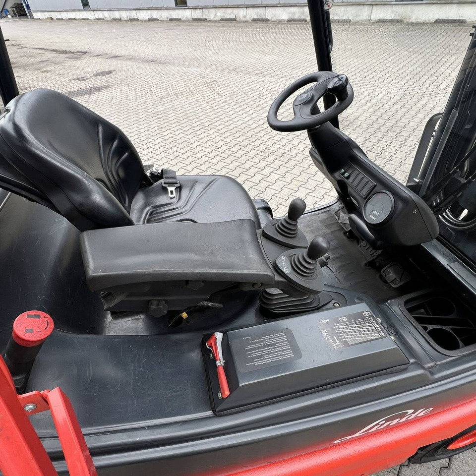 Linde E25S (336-03) - Электропогрузчик: фото 4 Linde E25S (336-03) - Электропогрузчик: фото 4