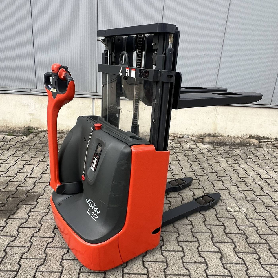 Linde L12 (1172) - Штабелер: фото 2 Linde L12 (1172) - Штабелер: фото 2