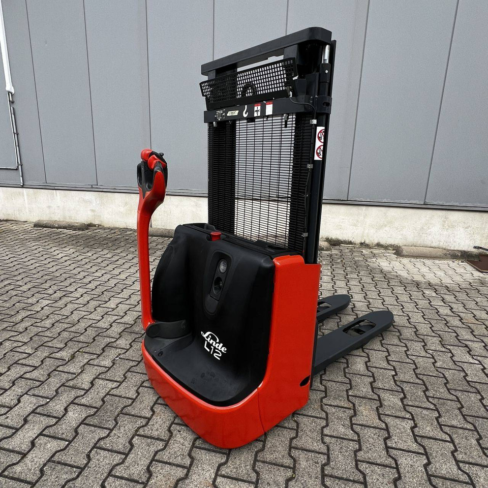 Linde L12 (1172) - Штабелер: фото 1 Linde L12 (1172) - Штабелер: фото 1