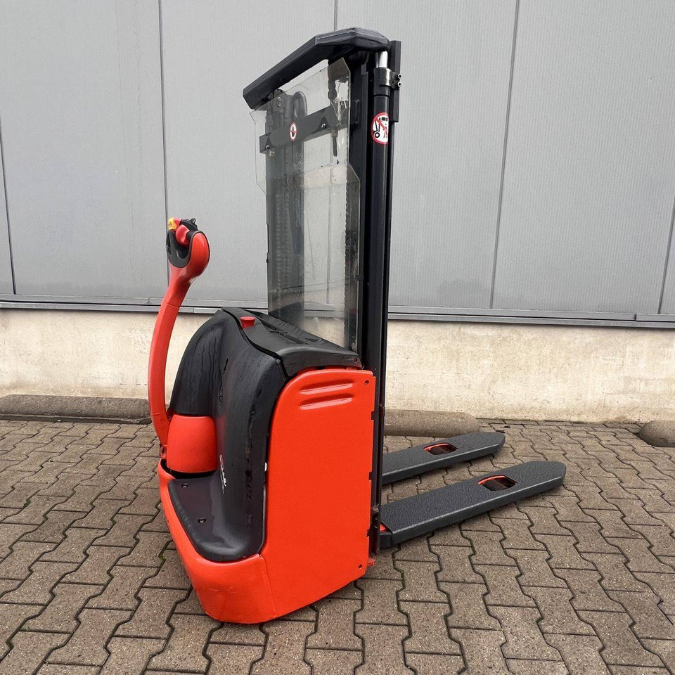 Linde L12 (379) - Штабелер: фото 1 Linde L12 (379) - Штабелер: фото 1