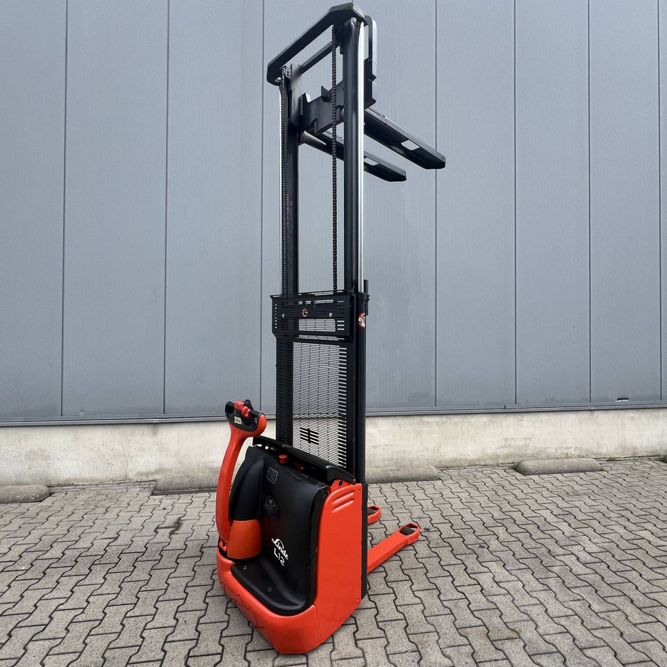 Linde L12 (379) - Штабелер: фото 2 Linde L12 (379) - Штабелер: фото 2