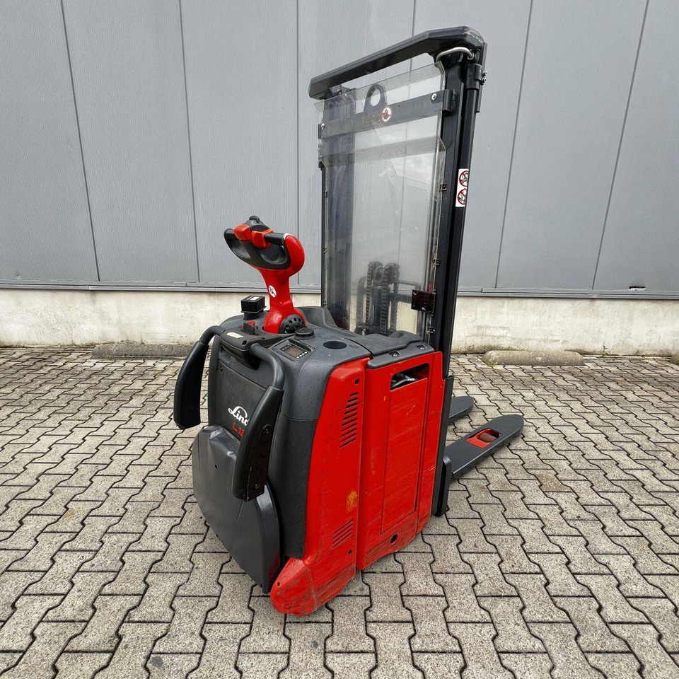 Linde L12AP (133) - Штабелер: фото 2 Linde L12AP (133) - Штабелер: фото 2
