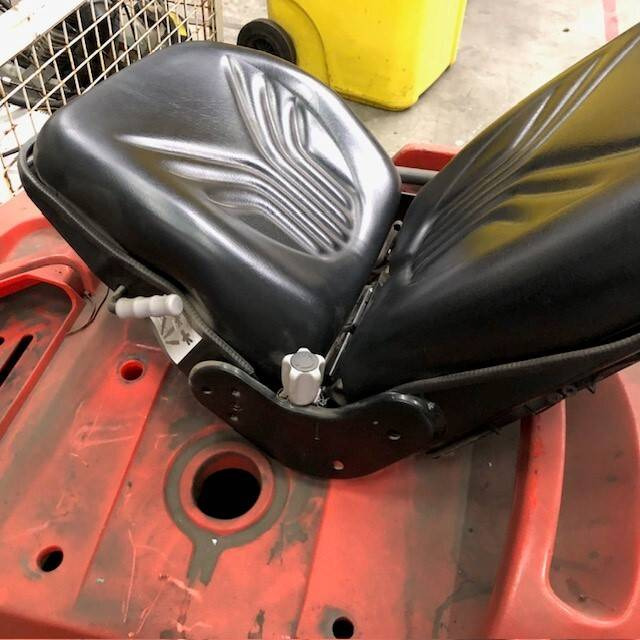 Seat for Linde P60, Series 126 - Сиденье для Погрузочно-разгрузочной техники: фото 5 Seat for Linde P60, Series 126 - Сиденье для Погрузочно-разгрузочной техники: фото 5