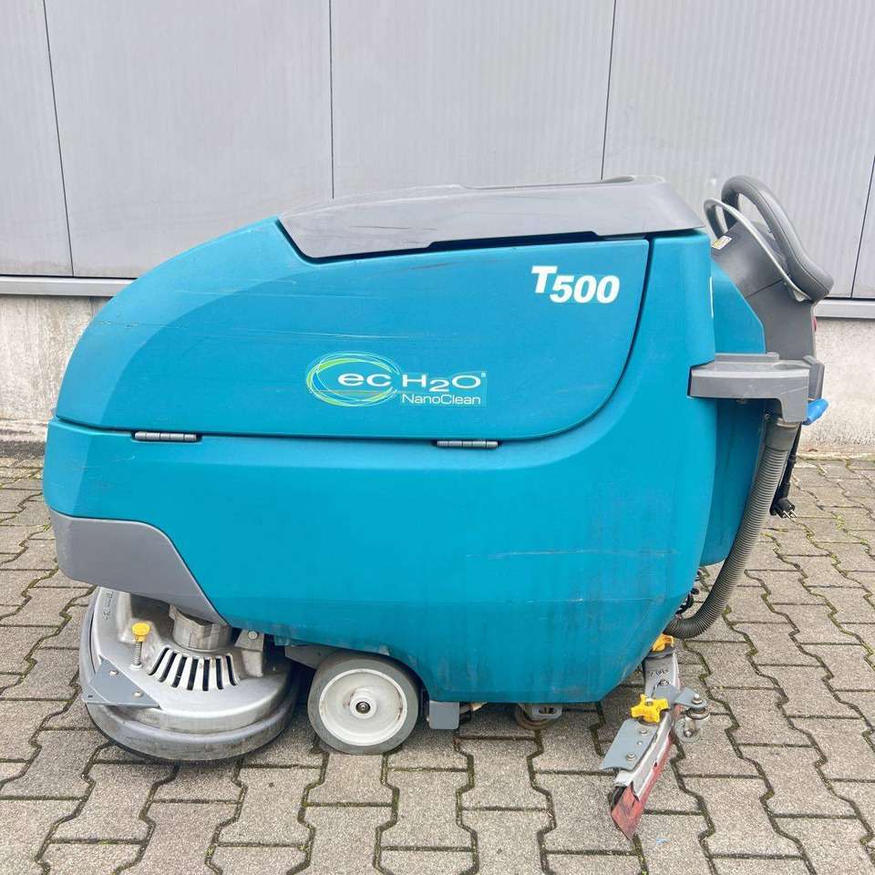 Tennant T500 - Поломоечная машина: фото 1 Tennant T500 - Поломоечная машина: фото 1