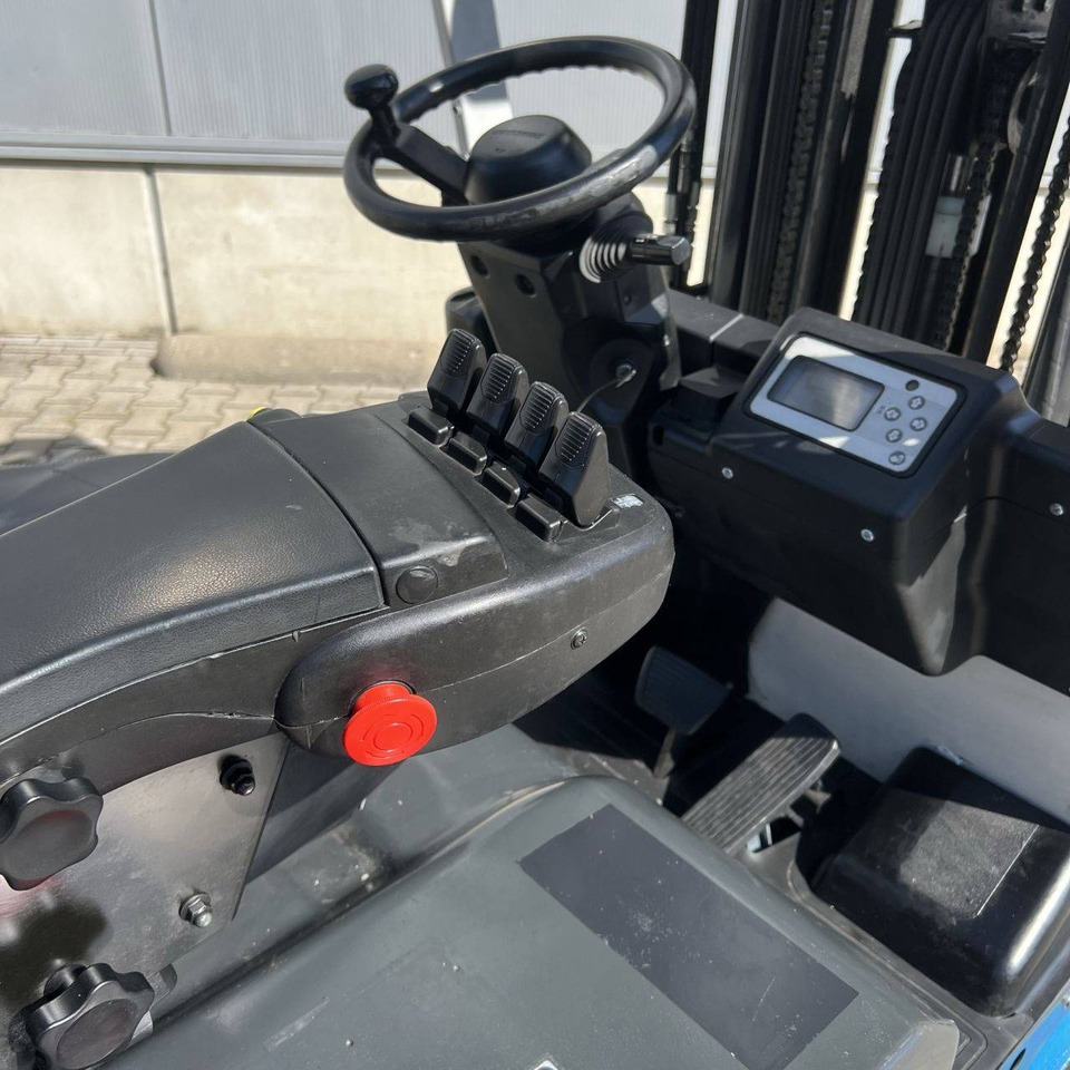 Unicarriers AG1N1L16Q - Электропогрузчик: фото 4 Unicarriers AG1N1L16Q - Электропогрузчик: фото 4