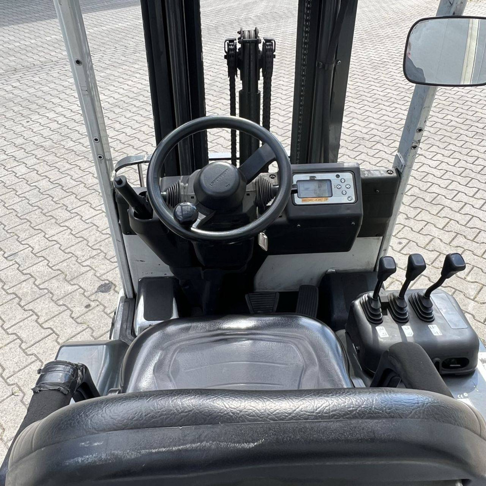 Unicarriers TX3-20L (AG1N1L20Q) - Электропогрузчик: фото 4 Unicarriers TX3-20L (AG1N1L20Q) - Электропогрузчик: фото 4
