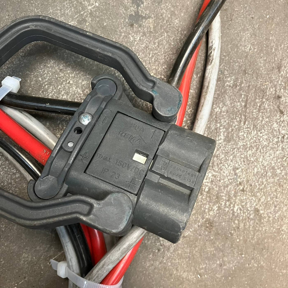 Hawker 24V/35A - Запчасти для Погрузочно-разгрузочной техники: фото 5 Hawker 24V/35A - Запчасти для Погрузочно-разгрузочной техники: фото 5