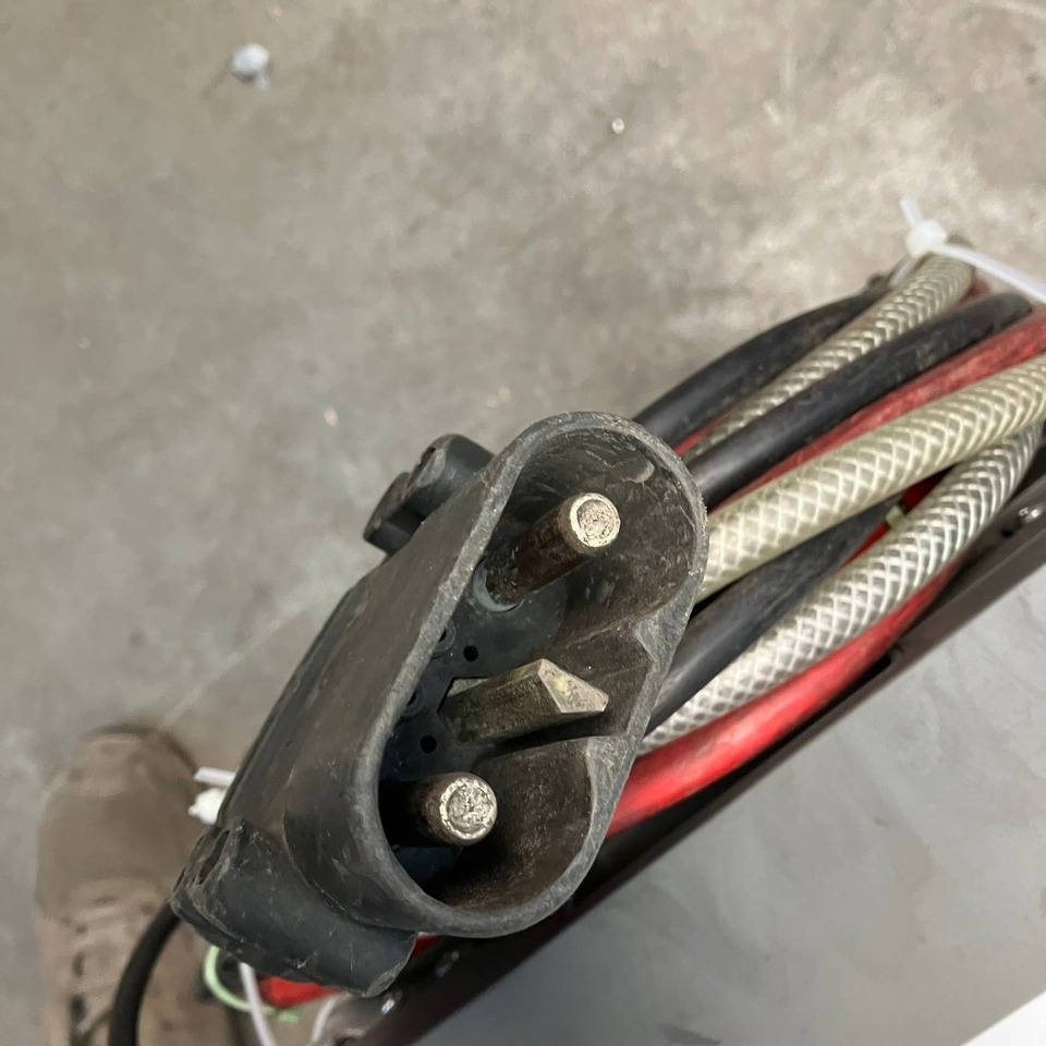 Hawker 24V/70A TC1 LT - Запчасти для Погрузочно-разгрузочной техники: фото 3 Hawker 24V/70A TC1 LT - Запчасти для Погрузочно-разгрузочной техники: фото 3