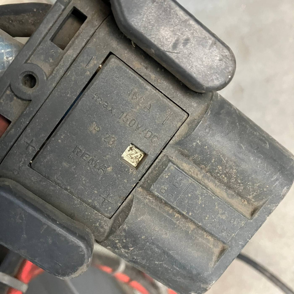 Hawker 24V/72A Lifetech TC1LT - Запчасти для Погрузочно-разгрузочной техники: фото 5 Hawker 24V/72A Lifetech TC1LT - Запчасти для Погрузочно-разгрузочной техники: фото 5