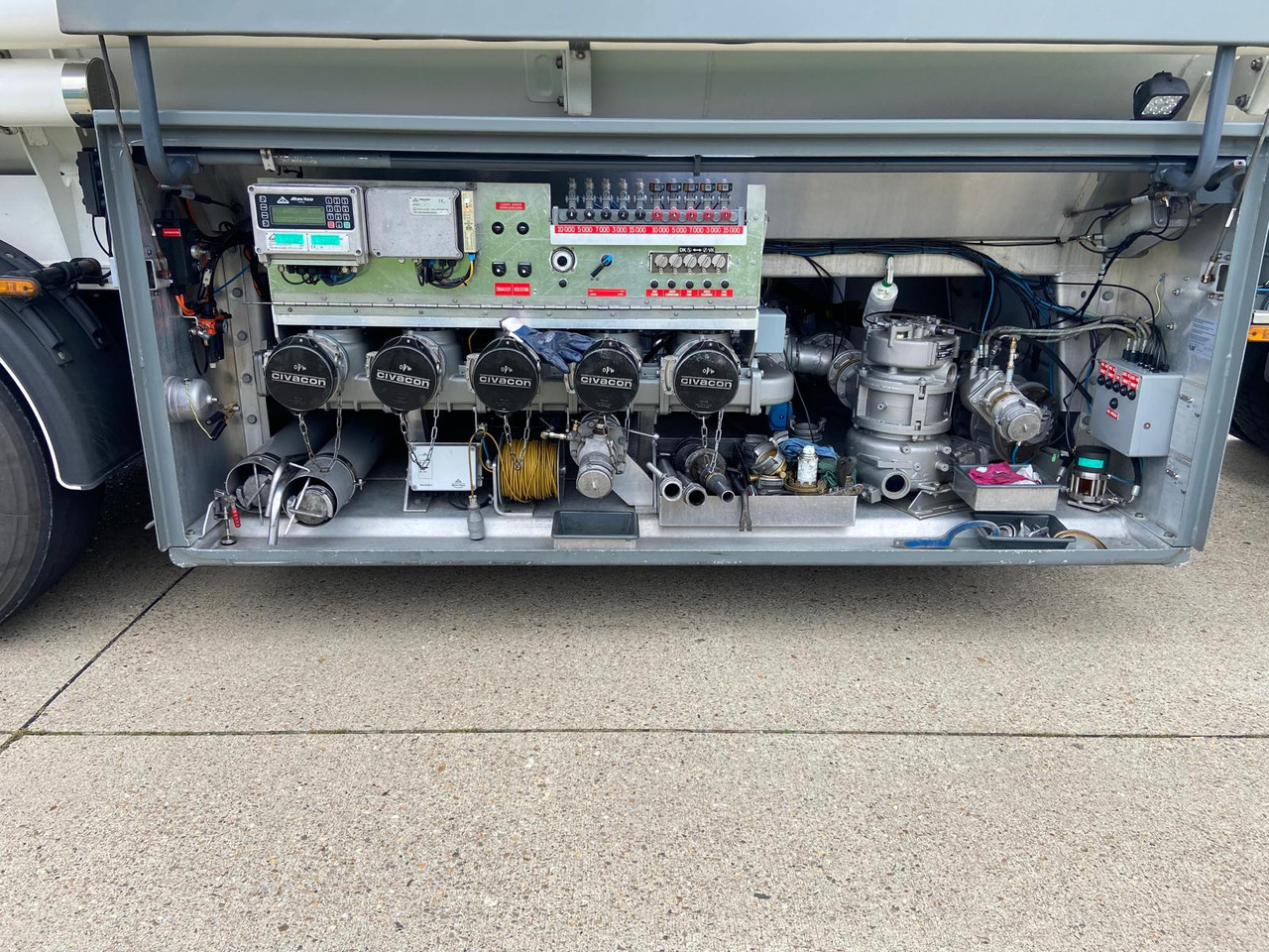 LAG - Полуприцеп-цистерна: фото 5 LAG - Полуприцеп-цистерна: фото 5