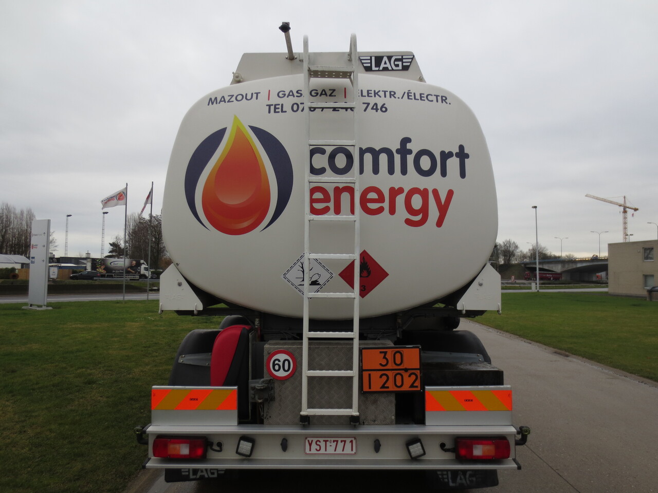 Грузовик-цистерна Volvo FMFH: фото 17