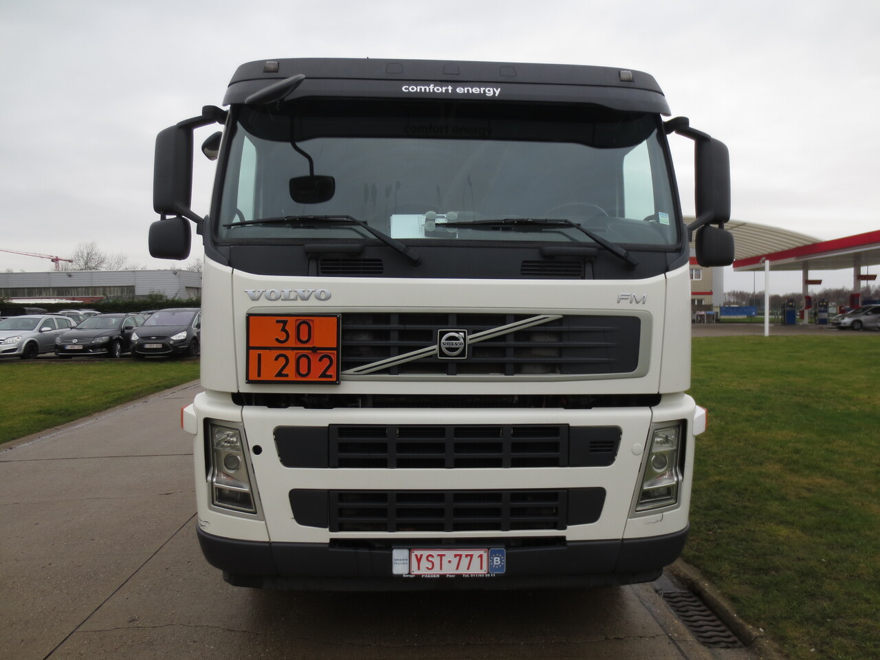 Грузовик-цистерна Volvo FMFH: фото 11