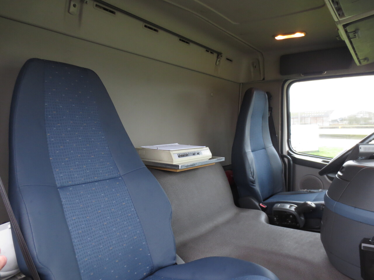 Грузовик-цистерна Volvo FMFH: фото 12