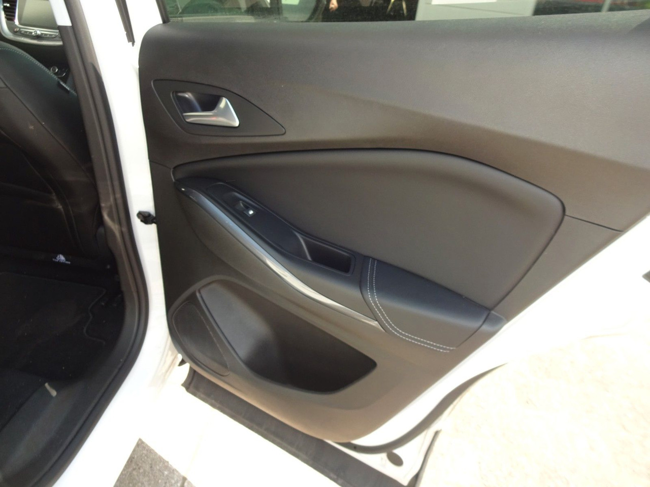 Внедорожник Opel Grandland (X): фото 9