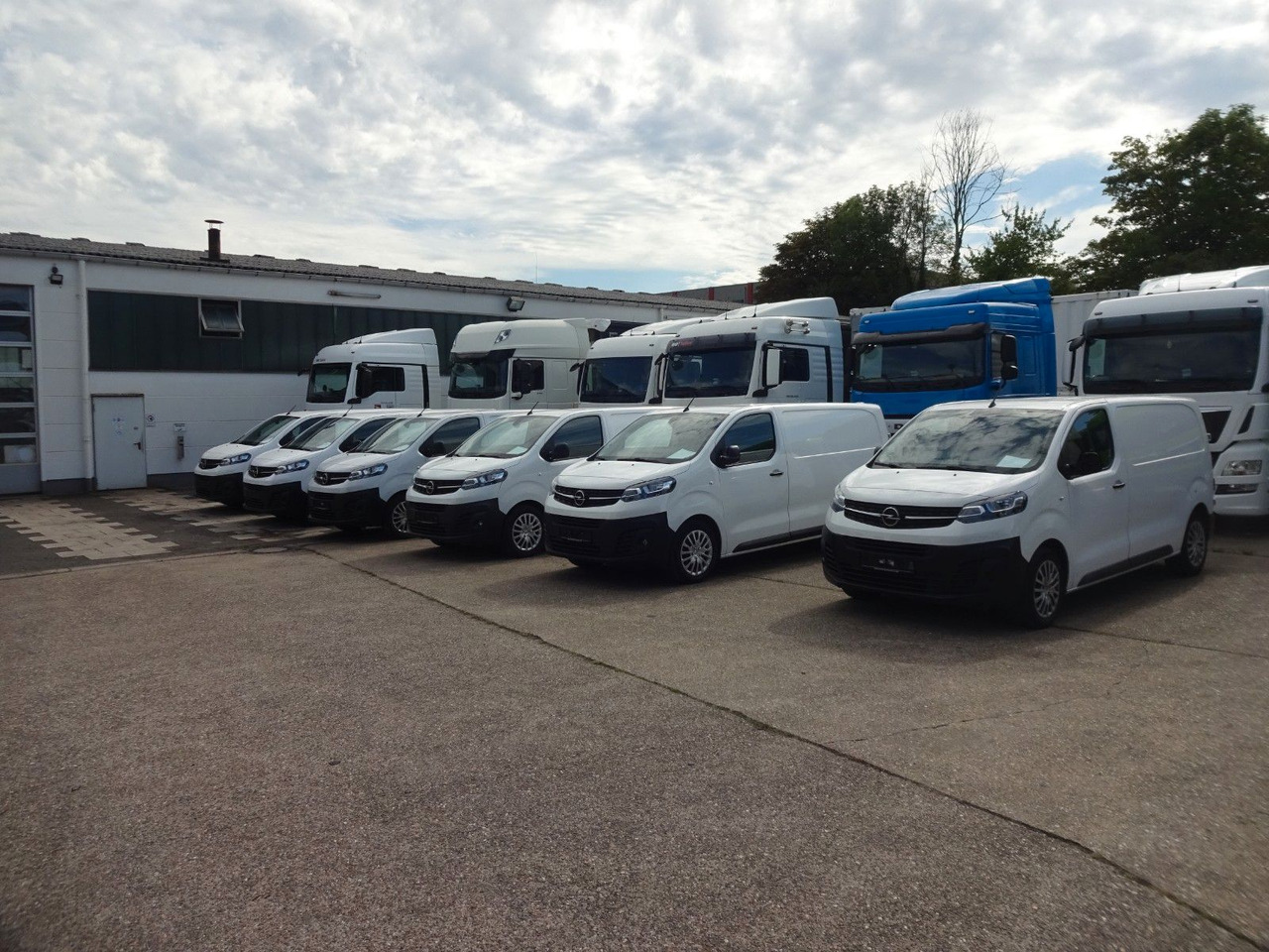 Opel Opel 5 x Vivaro Kasten L1H1, Klima, PDC, - Легковой фургон: фото 1 Opel Opel 5 x Vivaro Kasten L1H1, Klima, PDC, - Легковой фургон: фото 1