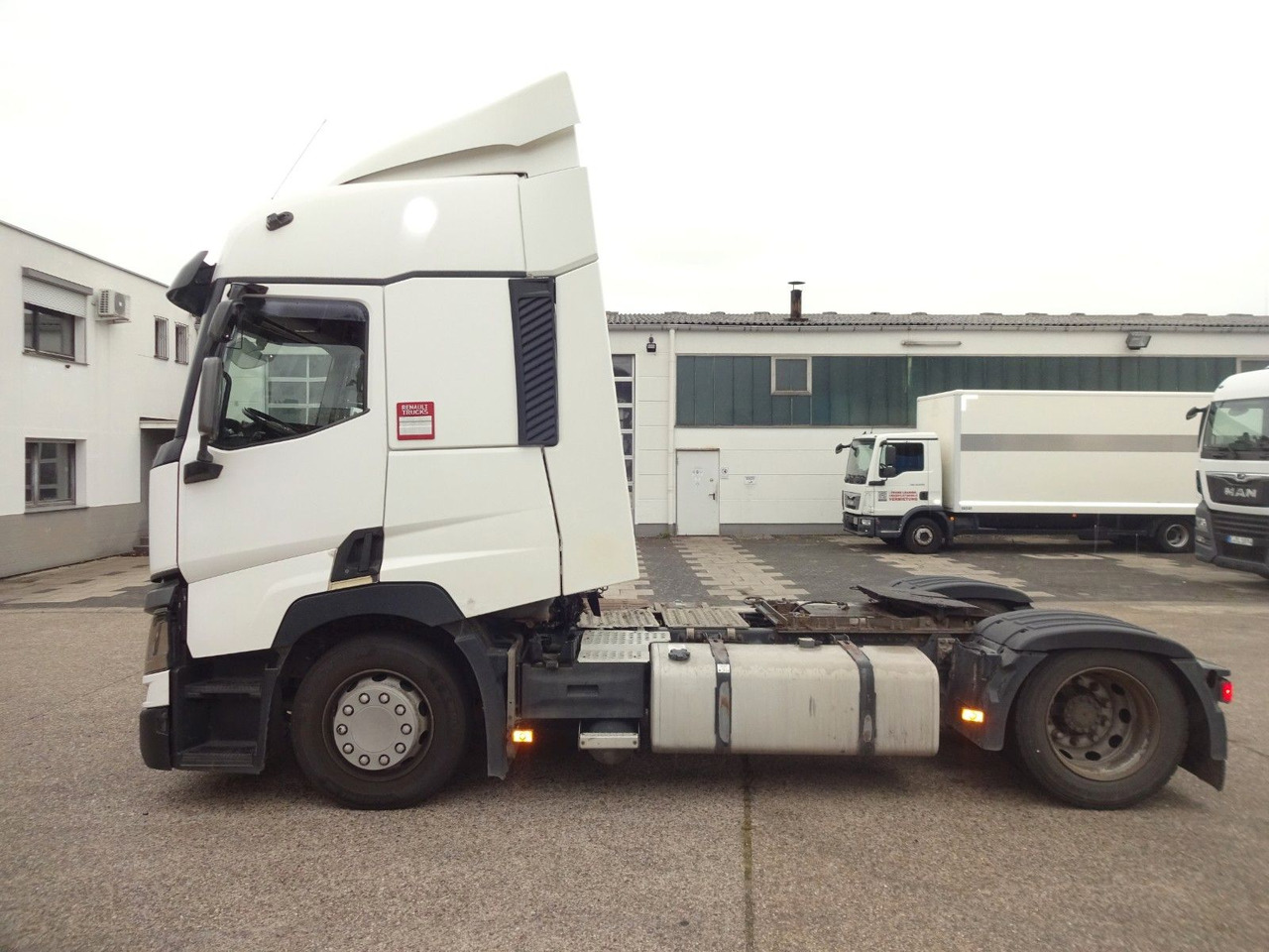 Renault Premium 460, Low Liner, Hubsattelkupplung - Тягач: фото 4 Renault Premium 460, Low Liner, Hubsattelkupplung - Тягач: фото 4