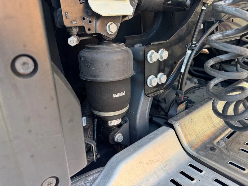 Тягач DAF XF 480 SSC Super Space 2x tank LED PTO-Prep 299.740KM ACC: фото 15