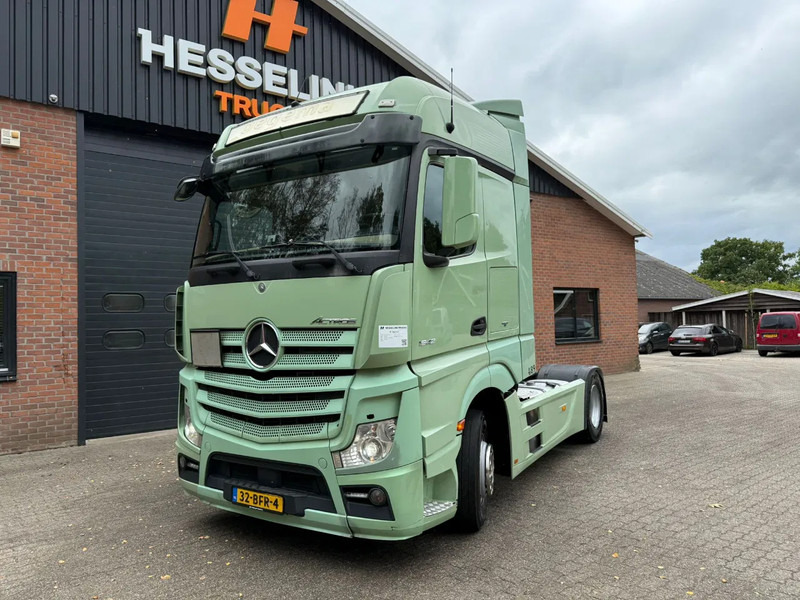 Mercedes-Benz Actros 1842 4X2 Streamspace Side skirts 2x tank NL Truck - Тягач: фото 1 Mercedes-Benz Actros 1842 4X2 Streamspace Side skirts 2x tank NL Truck - Тягач: фото 1