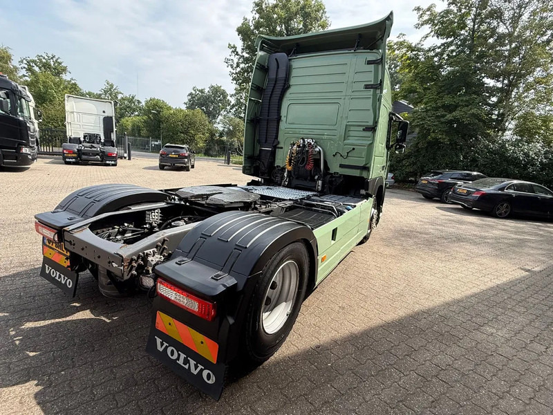 Volvo FM 370 Globetrotter XL Xenon Side skirts NL Truck - Тягач: фото 4 Volvo FM 370 Globetrotter XL Xenon Side skirts NL Truck - Тягач: фото 4