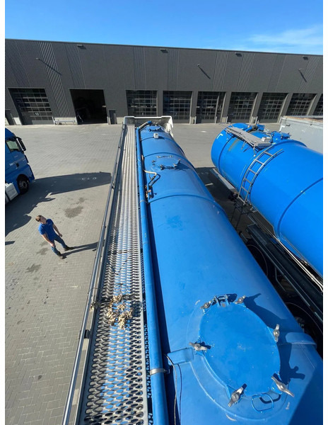 Vocol 36m3 RVS Mestoplegger Geijkte weging VMA Bemonstering 2X Stuuras - Полуприцеп-цистерна: фото 5 Vocol 36m3 RVS Mestoplegger Geijkte weging VMA Bemonstering 2X Stuuras - Полуприцеп-цистерна: фото 5