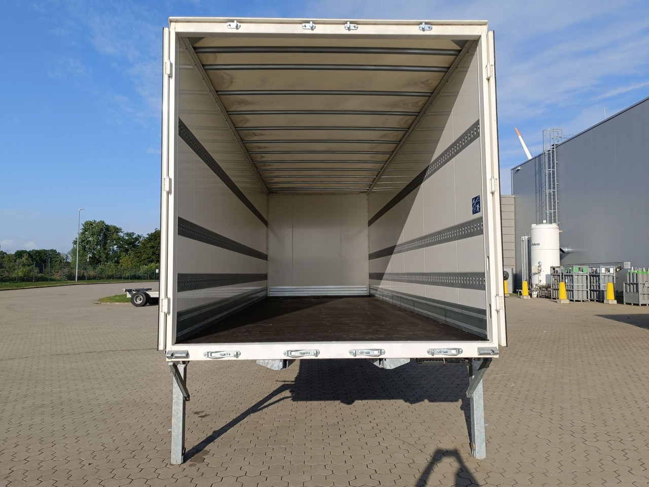 BDF-System, 7.450 mm lang, SONDERPREIS MESSEAUFBAU, - Сменный кузов - фургон: фото 4 BDF-System, 7.450 mm lang, SONDERPREIS MESSEAUFBAU, - Сменный кузов - фургон: фото 4