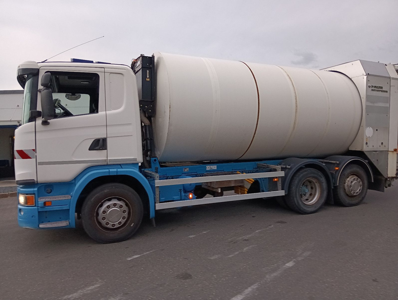 Scania G360 6x2 RETARDER FAUN ROTOPRESS 521L Zöller 230 - Мусоровоз: фото 4 Scania G360 6x2 RETARDER FAUN ROTOPRESS 521L Zöller 230 - Мусоровоз: фото 4