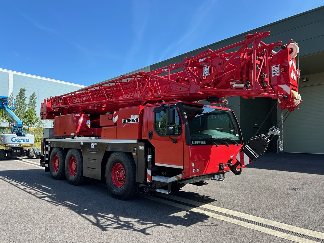 LIEBHERR LTM1060-3.1 with only 5,090 kms from New - Вседорожный кран: фото 4 LIEBHERR LTM1060-3.1 with only 5,090 kms from New - Вседорожный кран: фото 4