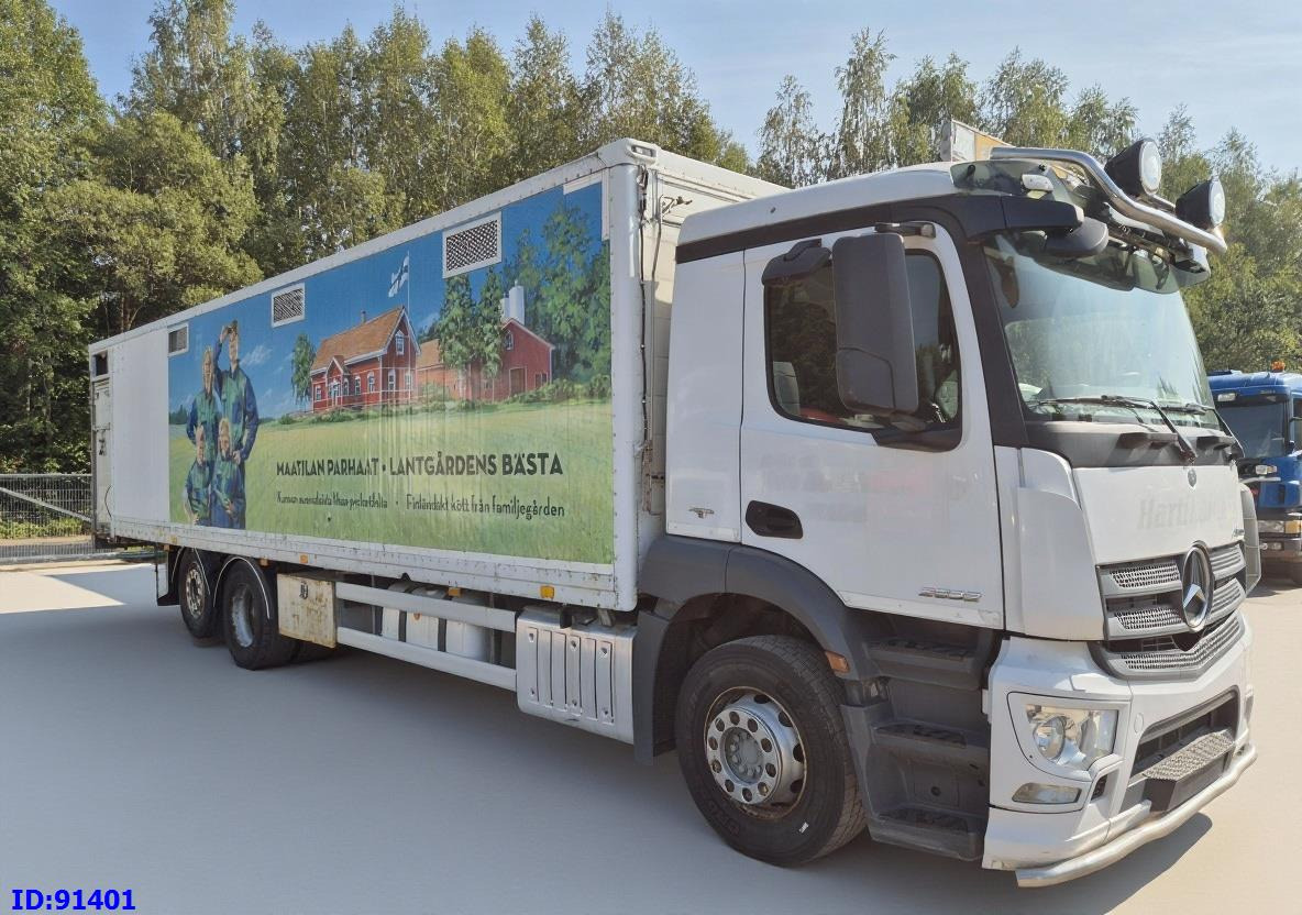 MERCEDES-BENZ Antos 2532 - 6x2 - Euro 6 - Animal transport - Грузовик для перевозки животных: фото 4 MERCEDES-BENZ Antos 2532 - 6x2 - Euro 6 - Animal transport - Грузовик для перевозки животных: фото 4