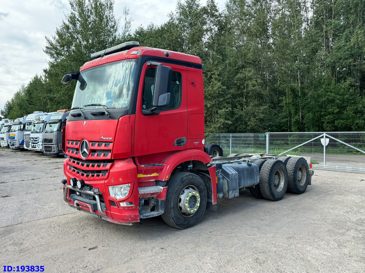 MERCEDES-BENZ Arocs 2840 6x4 Manual Euro6 - Грузовик-шасси: фото 1 MERCEDES-BENZ Arocs 2840 6x4 Manual Euro6 - Грузовик-шасси: фото 1