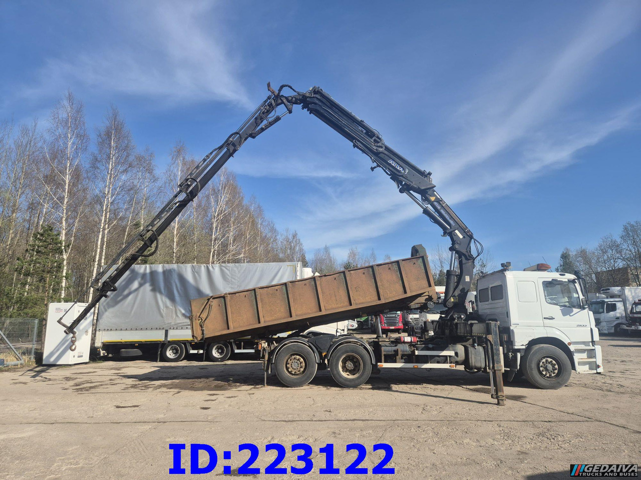 MERCEDES-BENZ Axor 2533 6x2 + Atlas 332.3E Crane - Самосвал: фото 5 MERCEDES-BENZ Axor 2533 6x2 + Atlas 332.3E Crane - Самосвал: фото 5