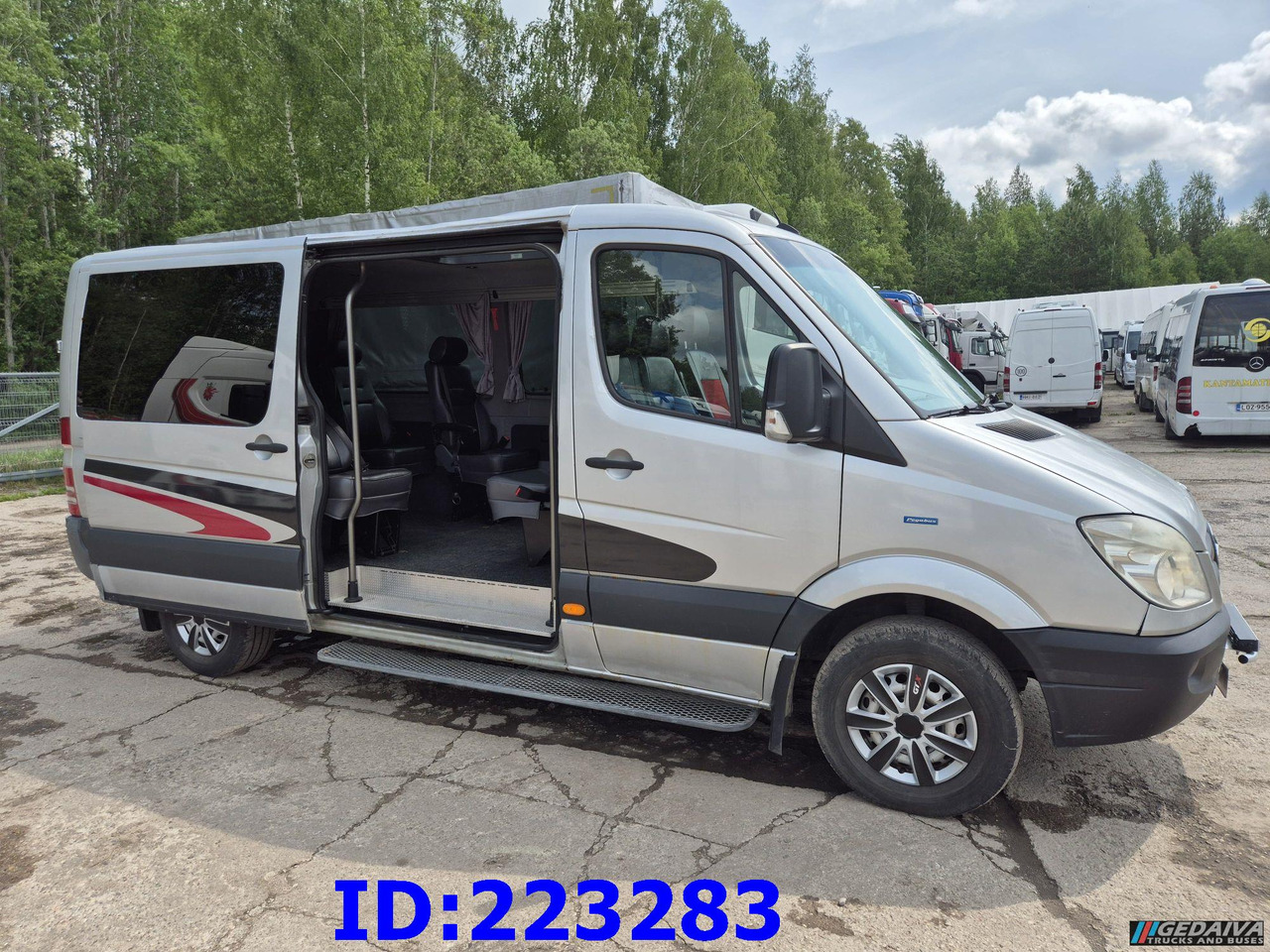 MERCEDES-BENZ Sprinter 313 - Kasten VIP -Euro5 - Туристический автобус: фото 4 MERCEDES-BENZ Sprinter 313 - Kasten VIP -Euro5 - Туристический автобус: фото 4