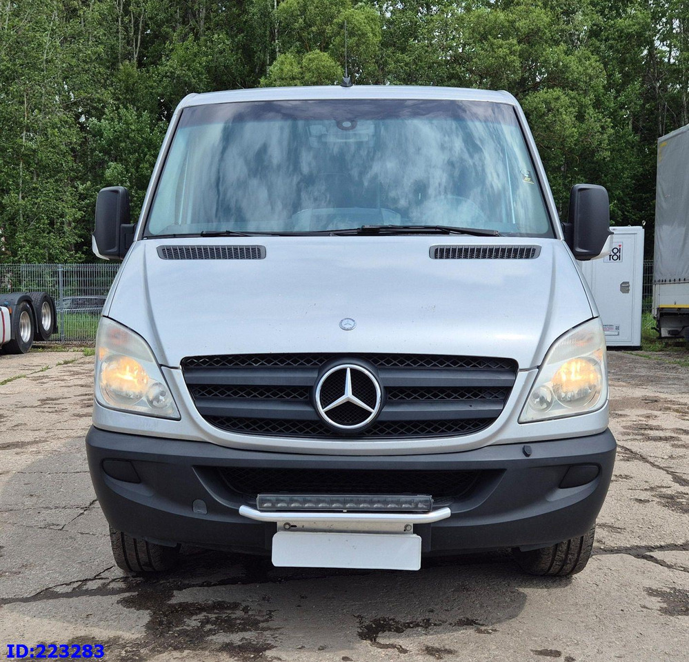 MERCEDES-BENZ Sprinter 313 - Kasten VIP -Euro5 - Туристический автобус: фото 2 MERCEDES-BENZ Sprinter 313 - Kasten VIP -Euro5 - Туристический автобус: фото 2