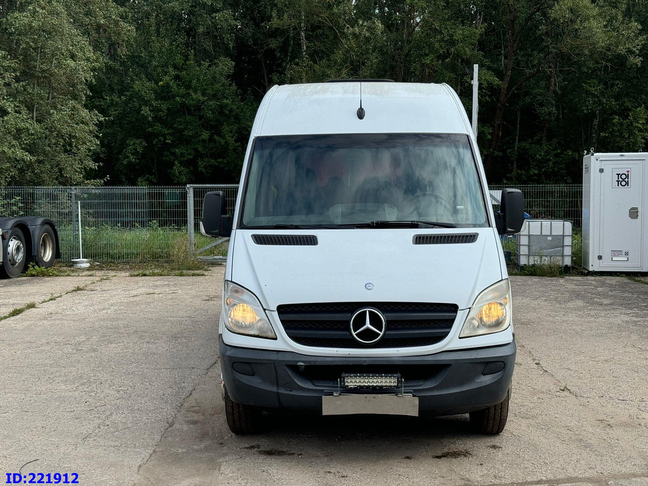 MERCEDES-BENZ Sprinter 518 VIP 17-Place - Туристический автобус: фото 2 MERCEDES-BENZ Sprinter 518 VIP 17-Place - Туристический автобус: фото 2