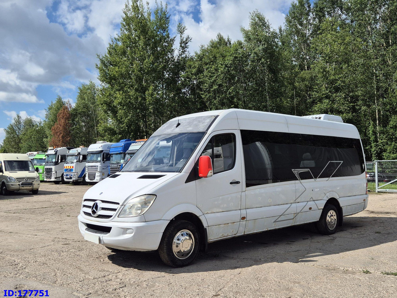 MERCEDES-BENZ Sprinter 518 - VIP - 17-seater - Туристический автобус: фото 1 MERCEDES-BENZ Sprinter 518 - VIP - 17-seater - Туристический автобус: фото 1