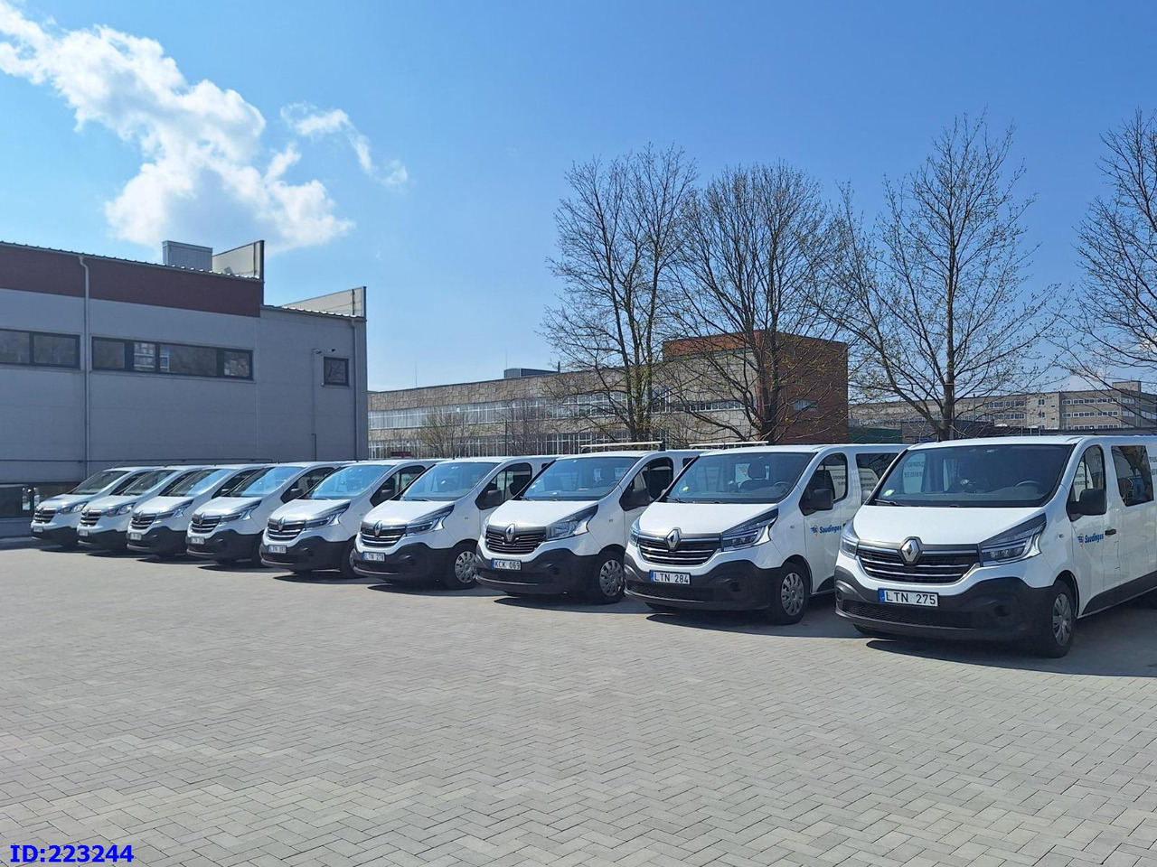 RENAULT Trafic (6pcs. available) - Грузопассажирский фургон: фото 4 RENAULT Trafic (6pcs. available) - Грузопассажирский фургон: фото 4